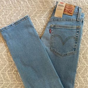Levis wedgie straight jeans light wash distressed
